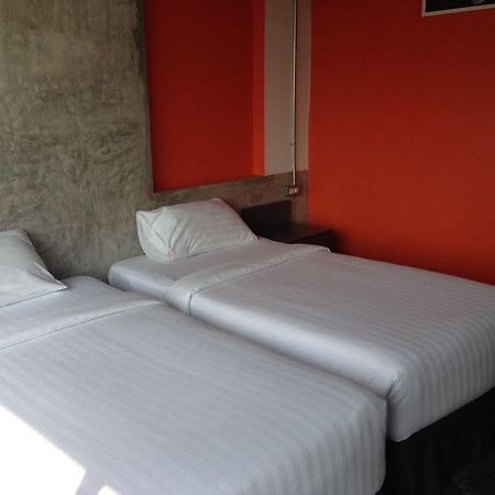 Pornsiri Hotel Sisaket Экстерьер фото