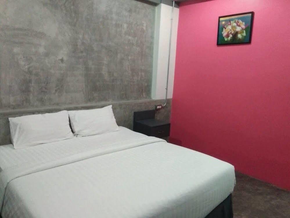 Pornsiri Hotel Sisaket Экстерьер фото