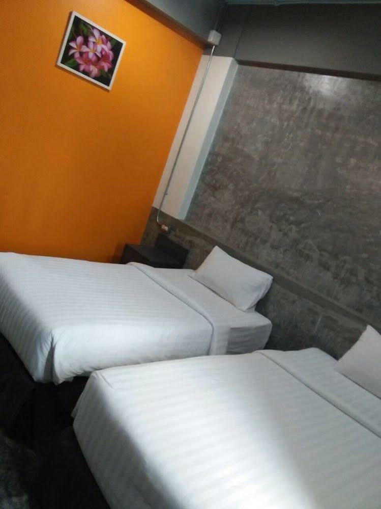 Pornsiri Hotel Sisaket Экстерьер фото